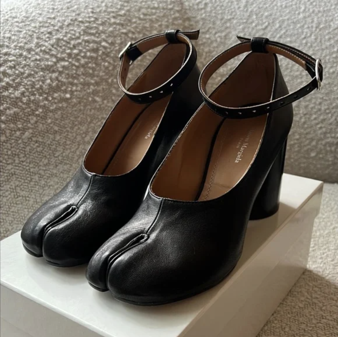Maison Margiela Tabi 30mm バレエシューズ サイズ37 Maison Margiela Tabi Ballet Shoe 30mm Heel, Size 37 — woahstyle closet